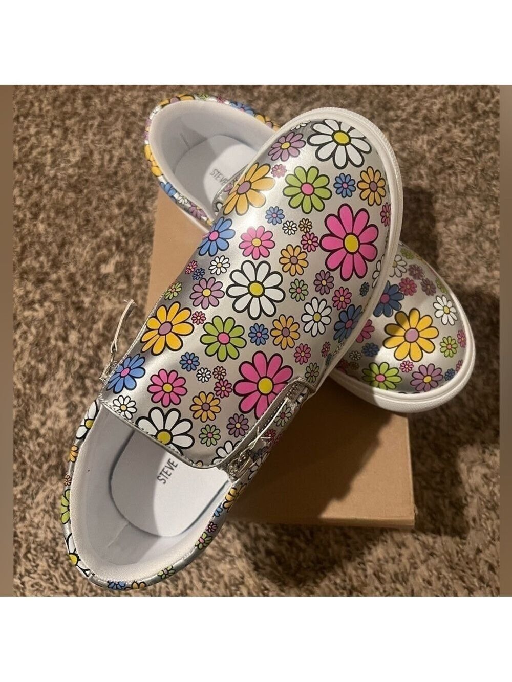STEVE MADDEN BRAND NEW STILL IN BOX Girls J-Glam Floral sneakers size 7 - Picture 2 of 7